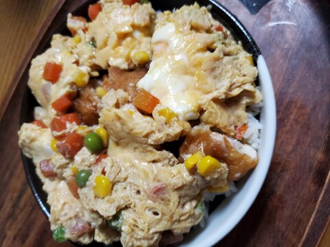 鶏天の卵とじ丼